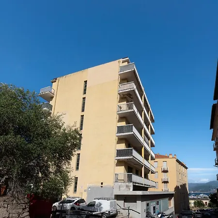 Azur Ajaccien - Proche Du Port Avec Parking דירה *