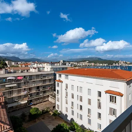 Azur Ajaccien - Proche Du Port Avec Parking *