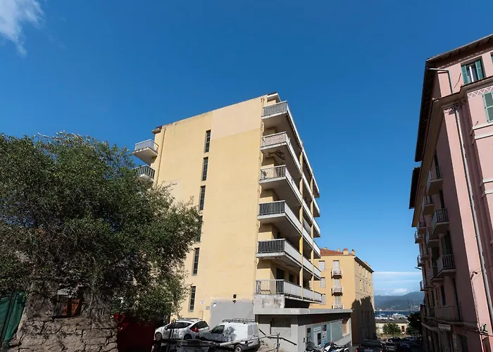 Azur Ajaccien - Proche Du Port Avec Parking Appartement *